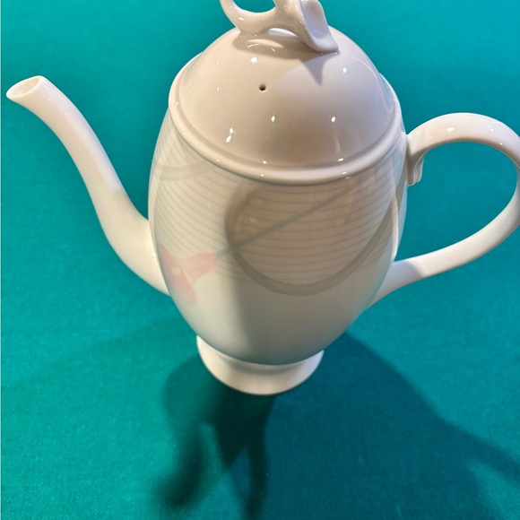 Tea pot - Picture 2 of 4